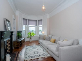 Pass the Keys Renovated and Spacious 2Beds Flat in Quiet Area